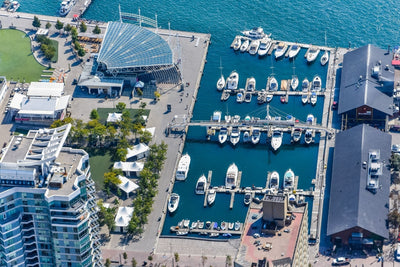 Starlink Maritime vs. VSAT: Which Is Right For Your Yacht?
